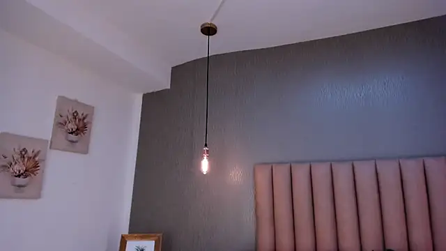 Alexa Thaylor  online show from 31, 1, 2025