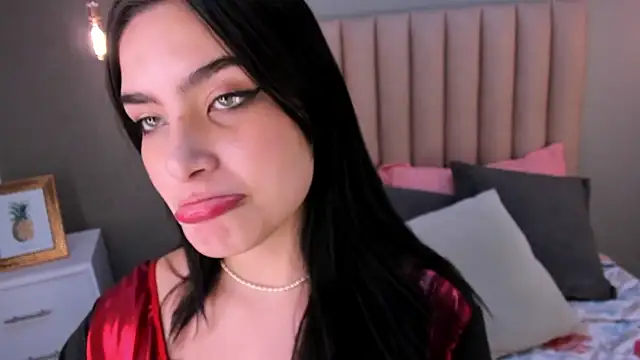 Alexa Thaylor  online show from 1, 2, 2025