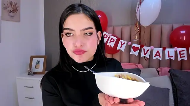 Alexa Thaylor  online show from 16, 2, 2025