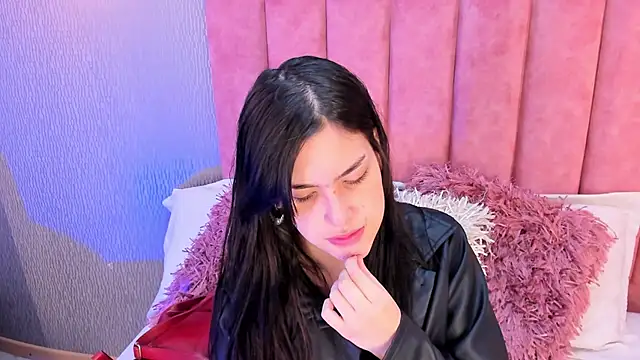 Alexa Thaylor  online show from 9, 10, 2025