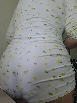 Snapshot of ROXOLANAA_SEXY chatting on 23, 6, 2026 ROXOLANAA SEXY online show from 23, 6, 2026