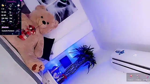 Sophiesweet5 online show from 14, 2, 2025