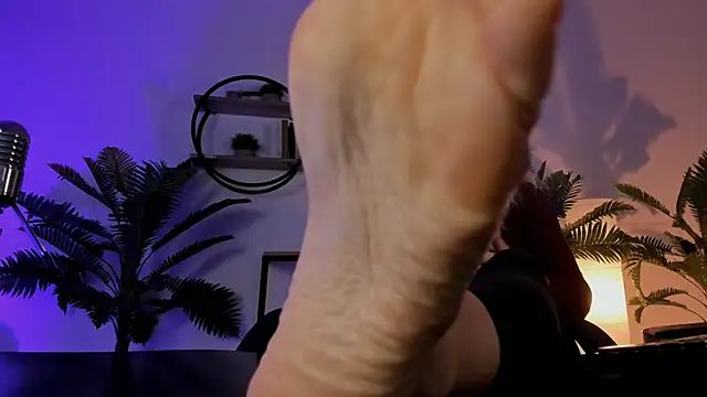 RebeccaMartinez online show from 28, 12, 2024