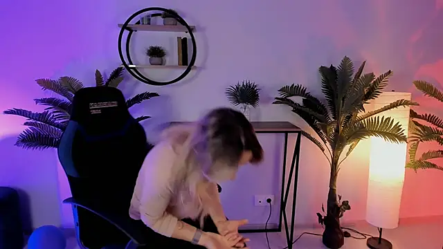 RebeccaMartinez online show from 3, 1, 2025