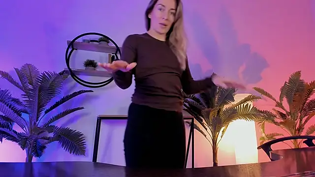 RebeccaMartinez online show from 5, 1, 2025