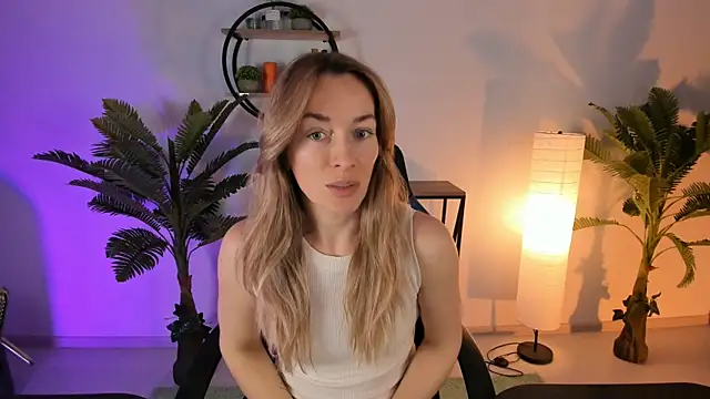 RebeccaMartinez online show from 17, 2, 2025