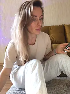 RebeccaMartinez online show from 1, 3, 2025