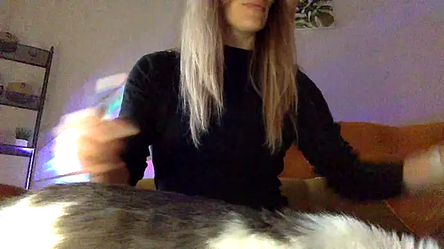 RebeccaMartinez online show from 16, 3, 2025