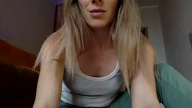 RebeccaMartinez online show from 17, 3, 2025