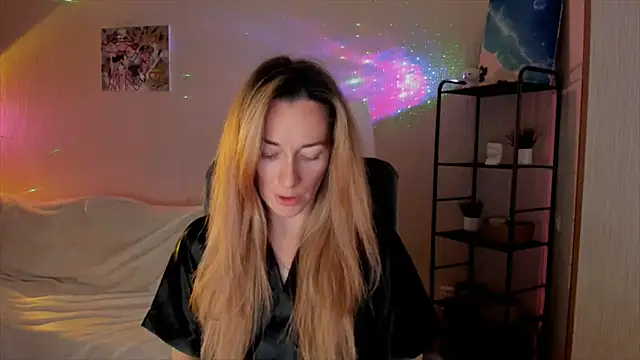 RebeccaMartinez online show from 17, 11, 2025