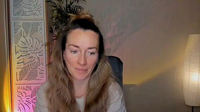 RebeccaMartinez online show from 22, 2, 2026