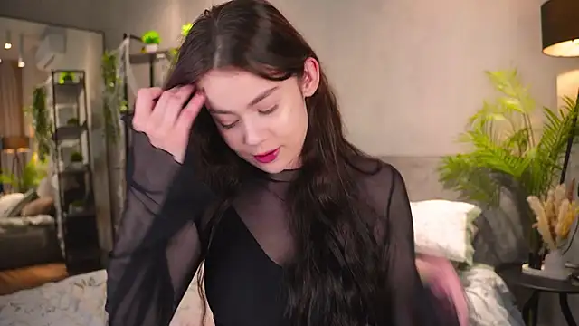 AuroraMari online show from 12, 11, 2025