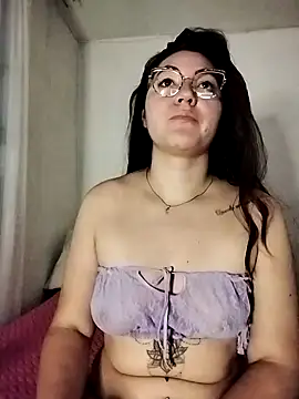 Snapshot of katha_steele_ chatting on 5, 2, 2025 katha steele online show from 5, 2, 2025