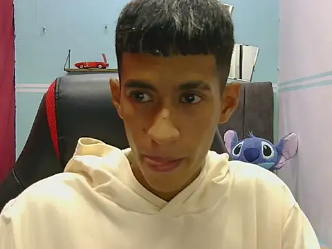 Snapshot of Angelstripboy chatting on 19, 5, 2026 Angelstripboy online show from 19, 5, 2026