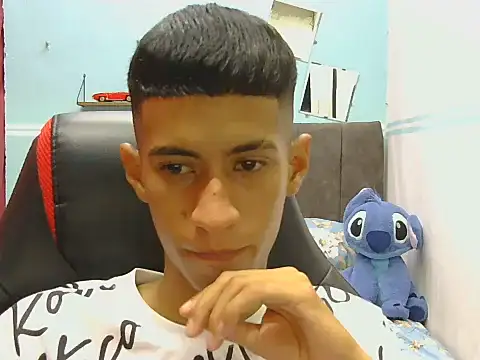 Snapshot of Angelstripboy chatting on 10, 6, 2026 Angelstripboy online show from 10, 6, 2026