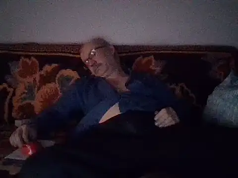 Snapshot of cumloverboyxx69 chatting on 4, 2, 2025 cumloverboyxx69 online show from 4, 2, 2025