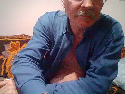 Snapshot of cumloverboyxx69 chatting on 6, 2, 2025 cumloverboyxx69 online show from 6, 2, 2025