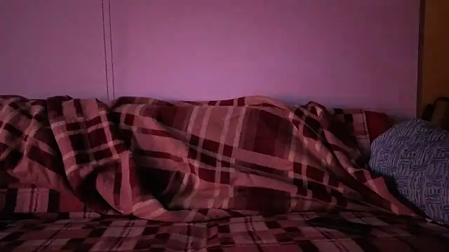 Snapshot of cumloverboyxx69 chatting on 17, 11, 2025 cumloverboyxx69 online show from 17, 11, 2025