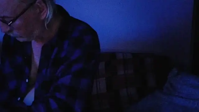 Snapshot of cumloverboyxx69 chatting on 22, 11, 2025 cumloverboyxx69 online show from 22, 11, 2025