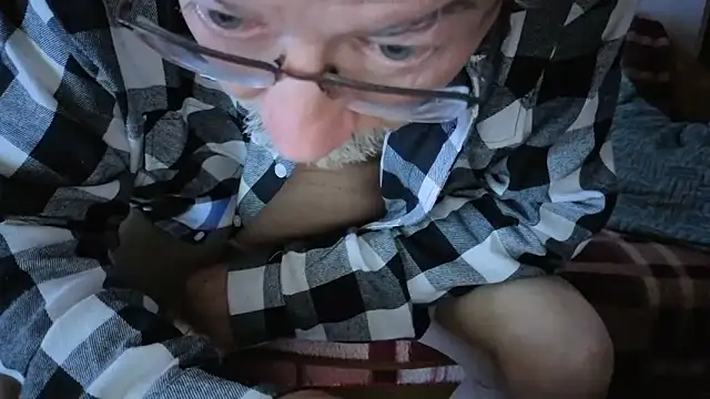 Snapshot of cumloverboyxx69 chatting on 25, 11, 2025 cumloverboyxx69 online show from 25, 11, 2025