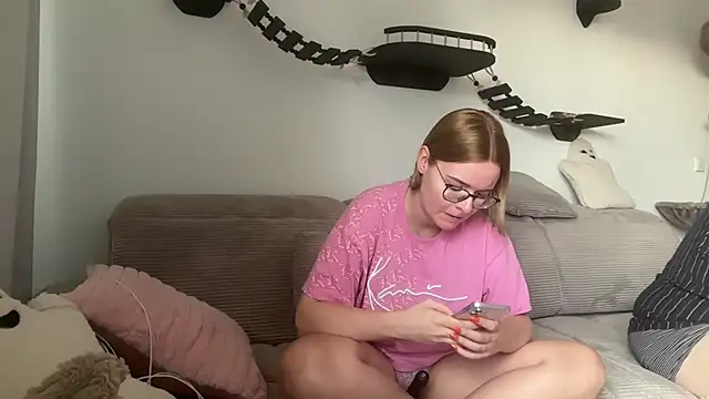 LucyFoxLulu online show from 13, 7, 2026