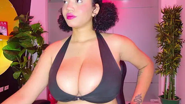 Snapshot of MalaikaBrown chatting on 29, 11, 2025 MalaikaBrown online show from 29, 11, 2025