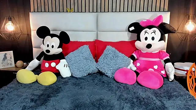 NiicolleMiller online show from 28, 2, 2025