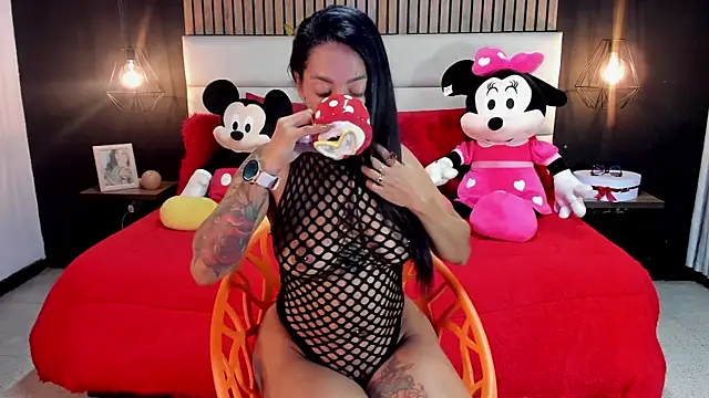 NiicolleMiller online show from 12, 3, 2025