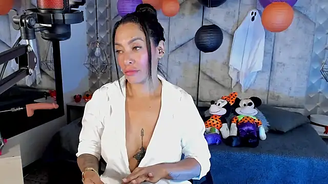 NiicolleMiller online show from 24, 10, 2025