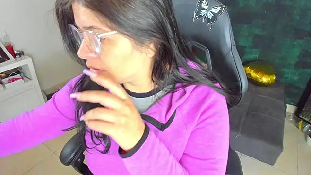 Snapshot of BellaFlaming chatting on 22, 1, 2025 BellaFlaming online show from 22, 1, 2025