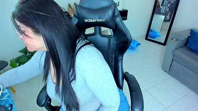 Snapshot of BellaFlaming chatting on 17, 9, 2025 BellaFlaming online show from 17, 9, 2025