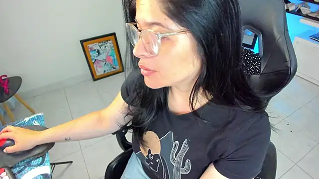 BellaFlaming online show from 13, 4, 2026