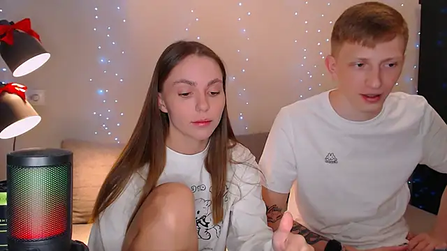 Snapshot of juliaanddima chatting on 10, 2, 2025 juliaanddima online show from 10, 2, 2025