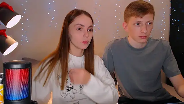 Snapshot of juliaanddima chatting on 25, 2, 2025 juliaanddima online show from 25, 2, 2025