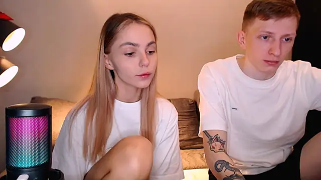 Snapshot of juliaanddima chatting on 31, 10, 2025 juliaanddima online show from 31, 10, 2025