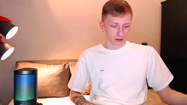 Snapshot of juliaanddima chatting on 1, 11, 2025 juliaanddima online show from 1, 11, 2025