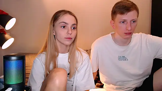 Snapshot of juliaanddima chatting on 17, 11, 2025 juliaanddima online show from 17, 11, 2025