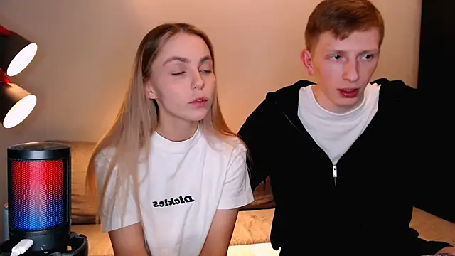 Snapshot of juliaanddima chatting on 21, 11, 2025 juliaanddima online show from 21, 11, 2025