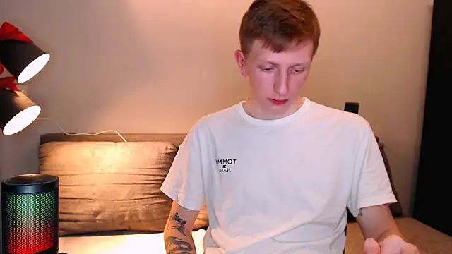 Snapshot of juliaanddima chatting on 28, 11, 2025 juliaanddima online show from 28, 11, 2025