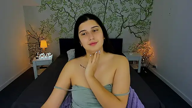 Linda EX online show from 4, 12, 2024