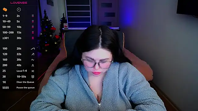 Emily Mo online show from 14, 12, 2024