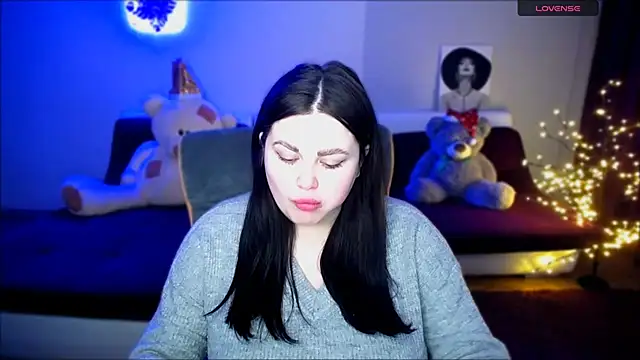 Emily Mo online show from 23, 12, 2024