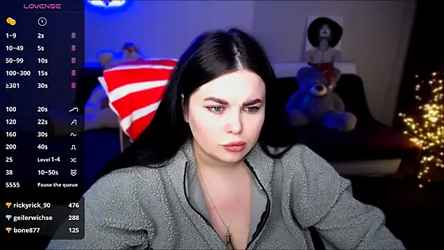 Emily Mo online show from 30, 12, 2024