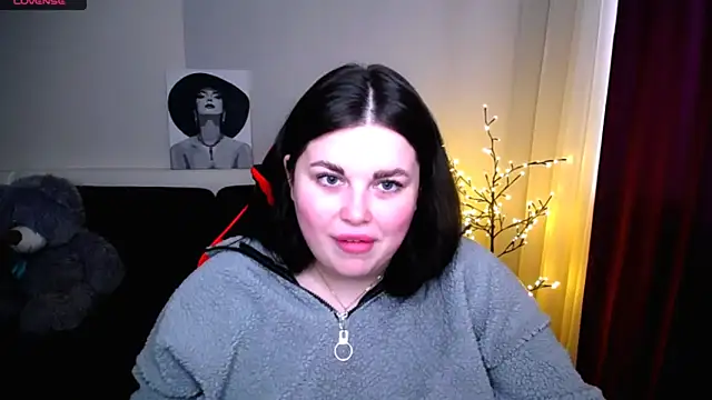 Emily Mo online show from 25, 2, 2025