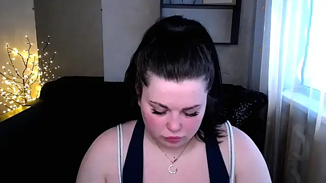 Emily Mo online show from 20, 3, 2025