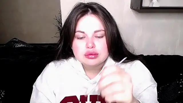 Emily Mo online show from 24, 10, 2025