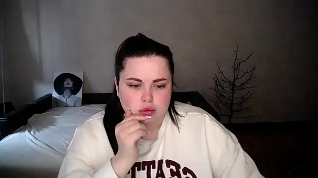 Emily Mo online show from 4, 4, 2026