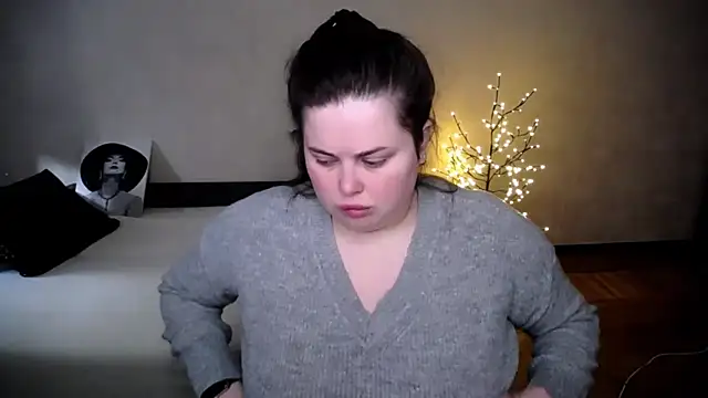 Emily Mo online show from 8, 4, 2026