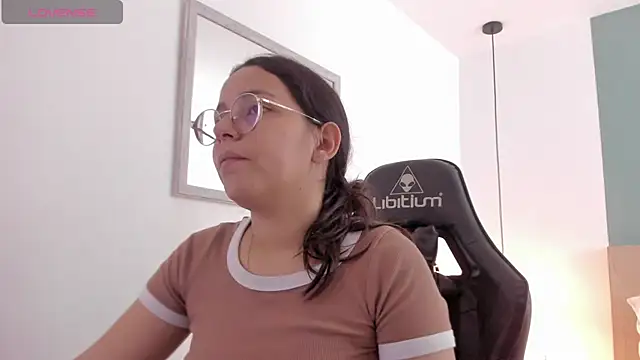 lucy blue28 online show from 7, 4, 2026