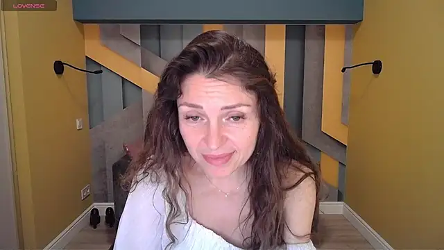 EllaLong online show from 18, 1, 2025